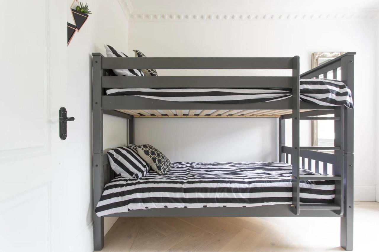 Appartement Stunning 4-bed In London-parking & Garden Londen