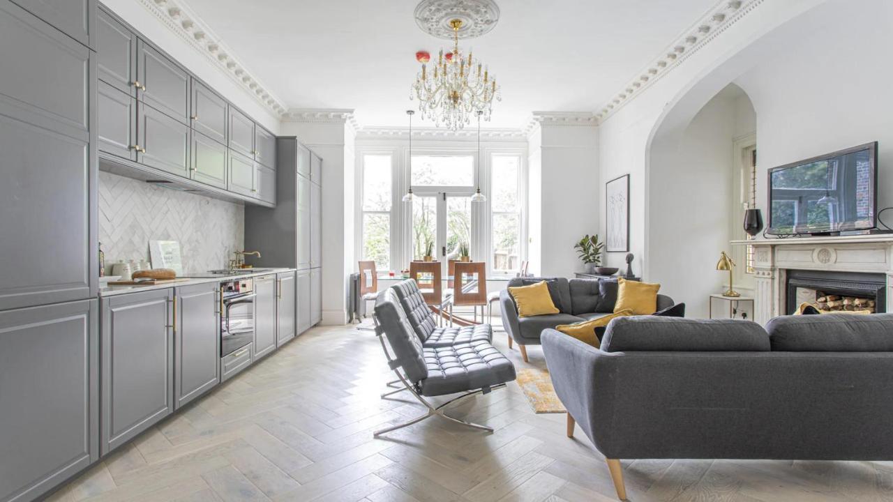 Stunning 4-bed In London-parking & Garden Appartement *