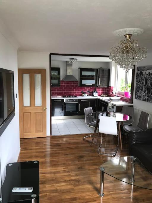 Appartement Entire Flat, Comfortable 2 Double Bedrooms Londen