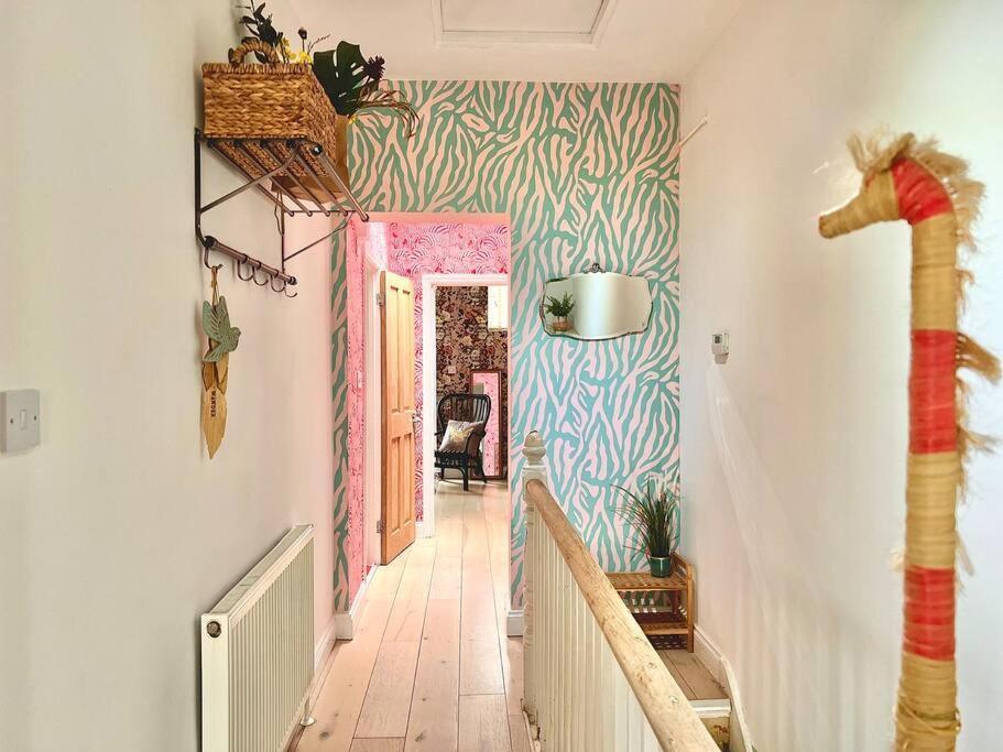 Urban Retreat In Apartment London
