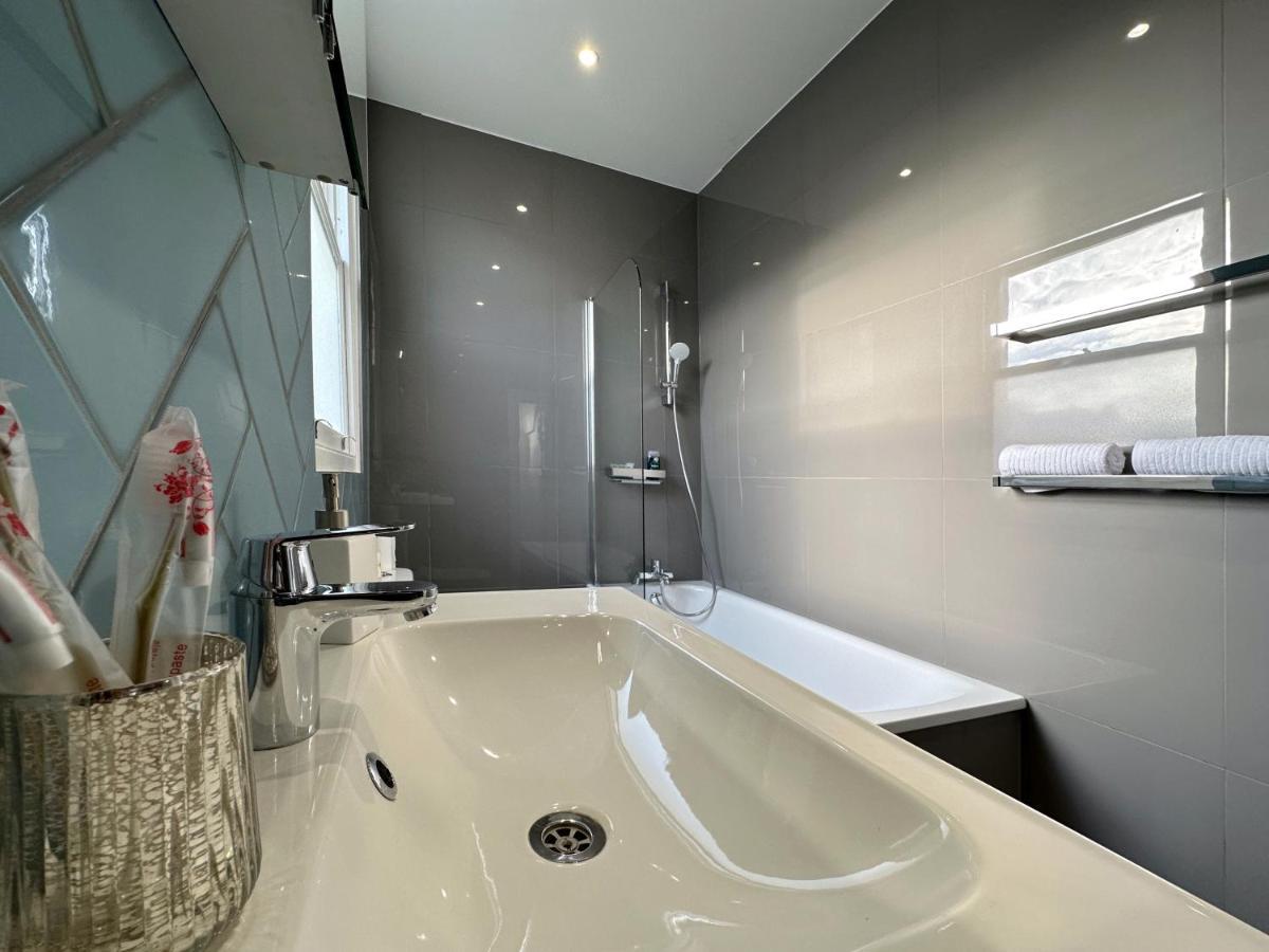 Nancy's Place In Notting Hill - 2 Double Beds, Ideal For Families Londen