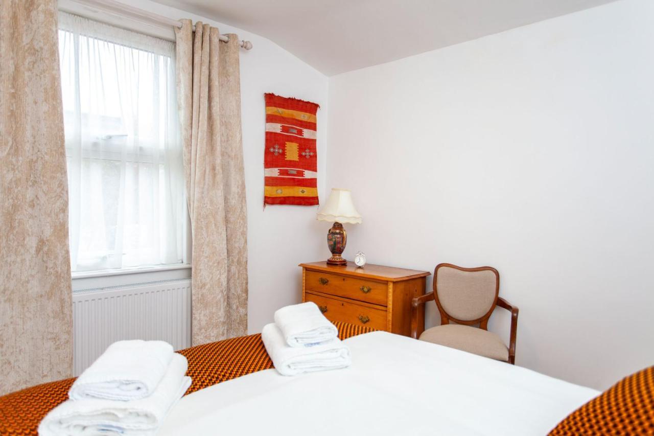 Italianflat - Kilburn Art Style