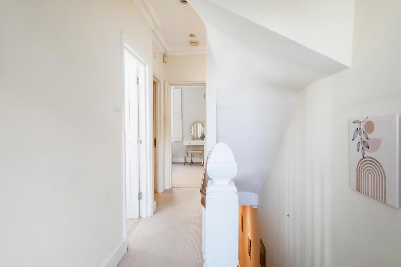 Beautiful 4 Bedroom House Near Paddington Station Holiday home