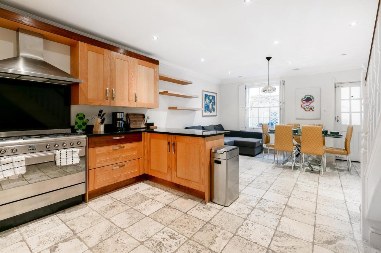 Holiday home Beautiful 4 Bedroom House Near Paddington Station London