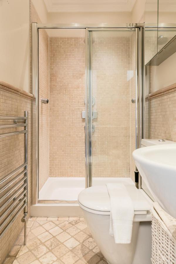 Beautiful 4 Bedroom House Near Paddington Station London