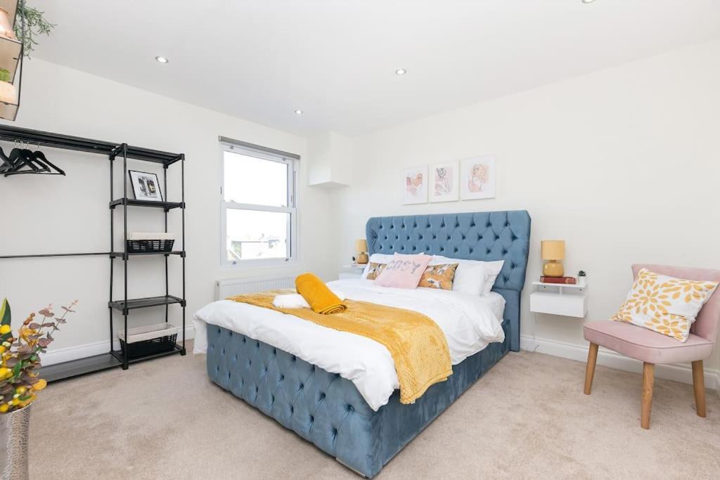 Apartment Stunning S/wimbledon Flat W/parking In London, Uk *