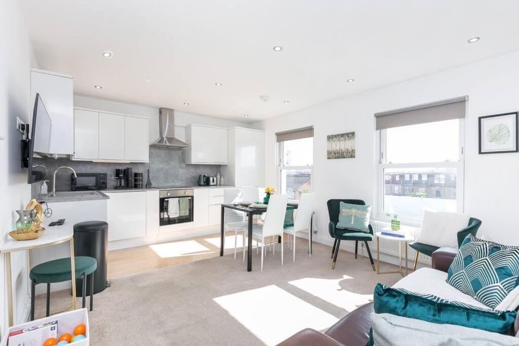 Stunning S/wimbledon Flat W/parking In London, Uk Apartment *