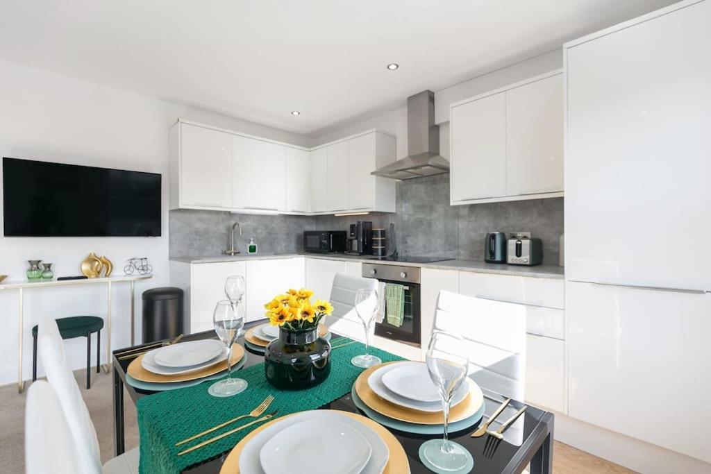 Stunning S/wimbledon Flat W/parking In London, Uk Apartment *