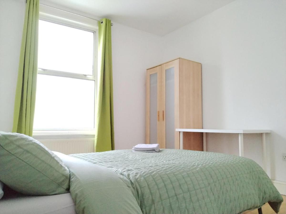 Cosy Near Canary Wharf & The O2 *