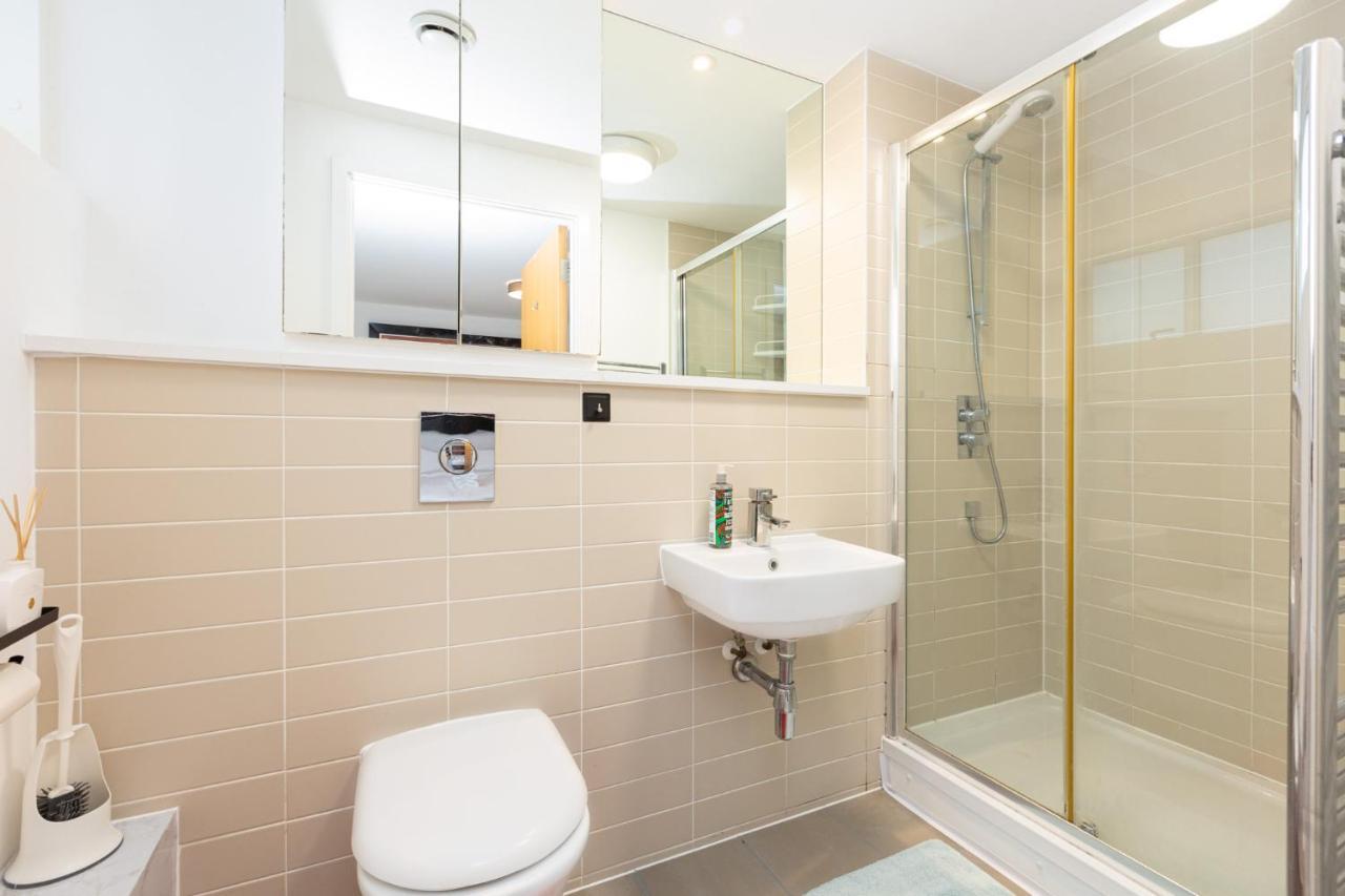 Immaculate 2br Flat, Greenwich, 2 Min Maze Hill St *