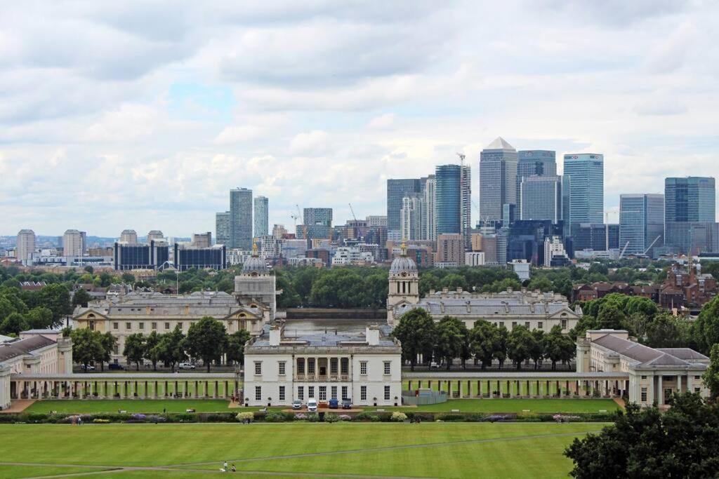 Immaculate 2br Flat, Greenwich, 2 Min Maze Hill St Apartment *
