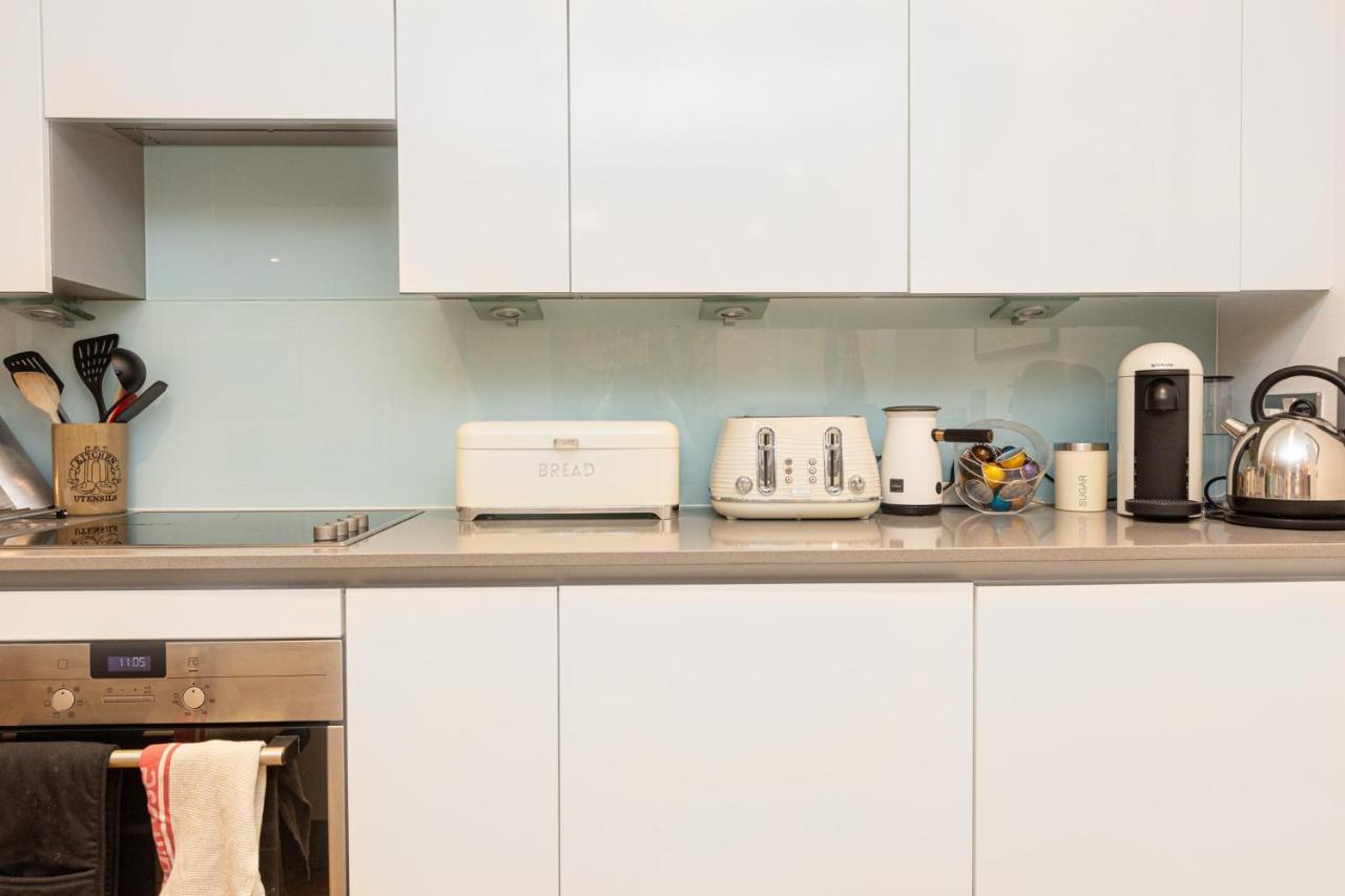 Immaculate 2br Flat, Greenwich, 2 Min Maze Hill St Apartment *