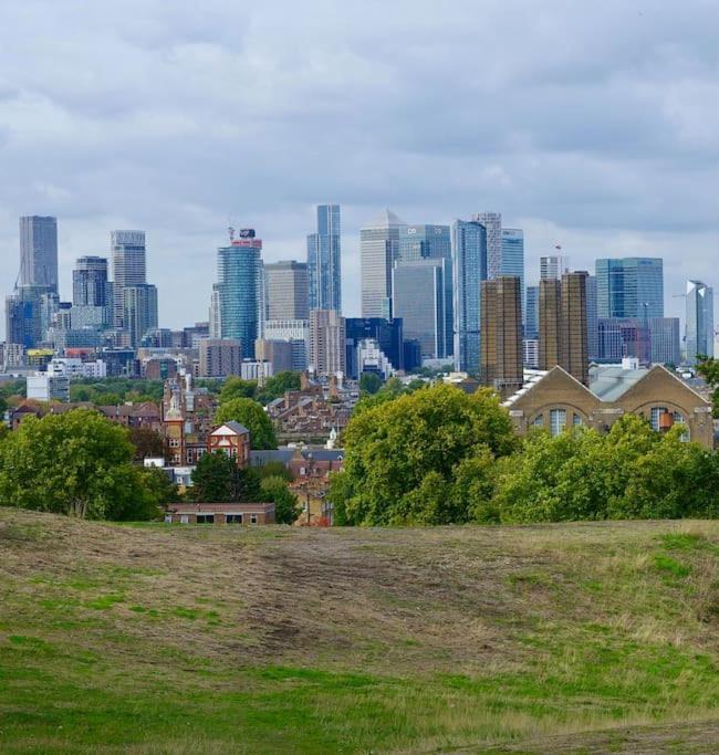 Immaculate 2br Flat, Greenwich, 2 Min Maze Hill St Apartment *