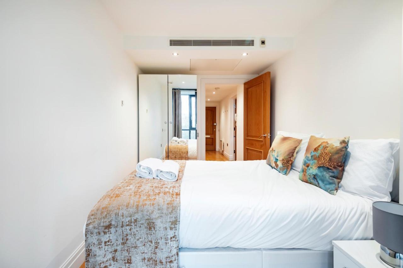 Paddington Basin View Apartment