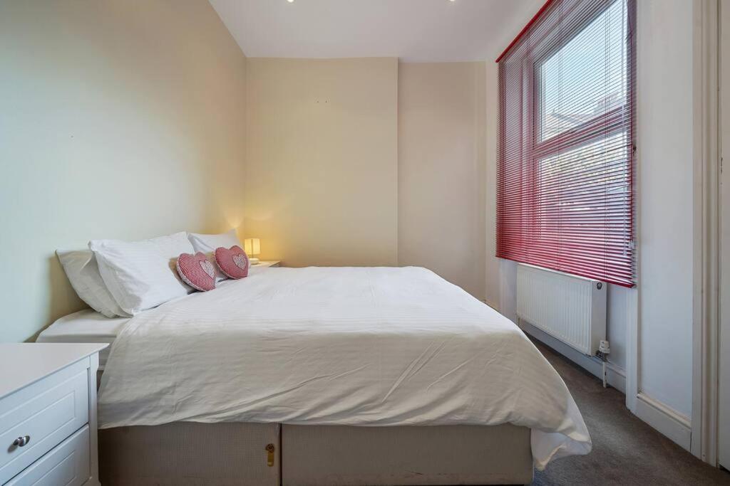 Appartement One-bedroom In Queen's Park *