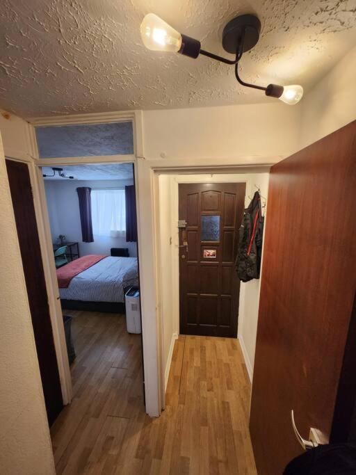 Amazing 1 Bed Flat, Sw19 Apartment *
