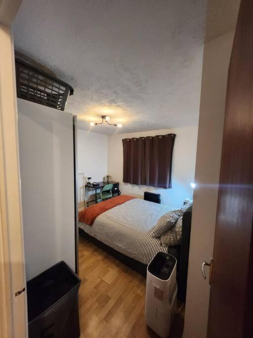 Amazing 1 Bed Flat, Sw19 Apartment