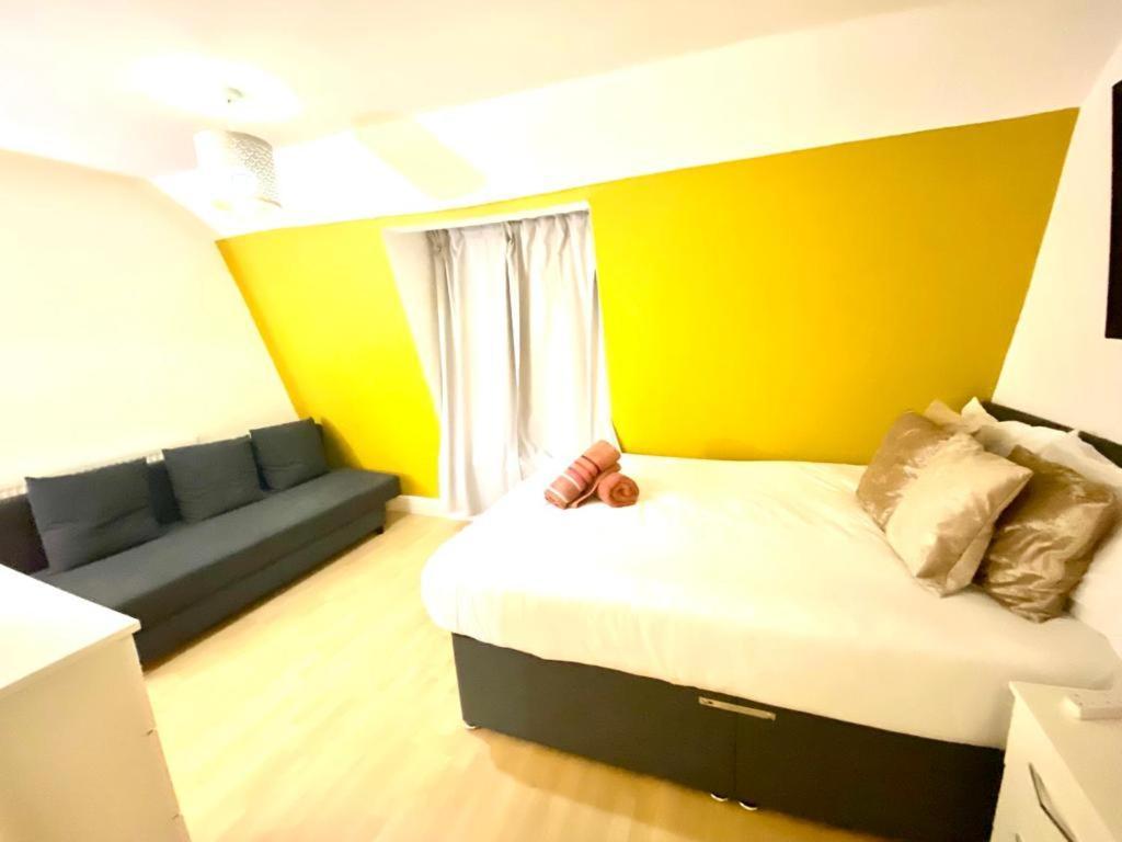Lovely 3 Bedroom Property Next To Paddington Station Central Apartment *