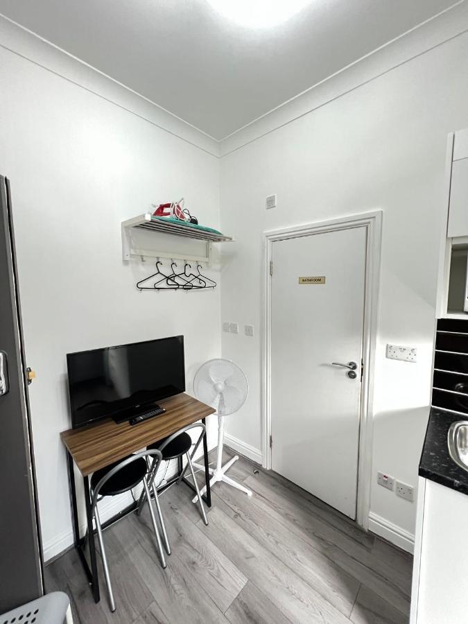 Kings Centre Apartment London