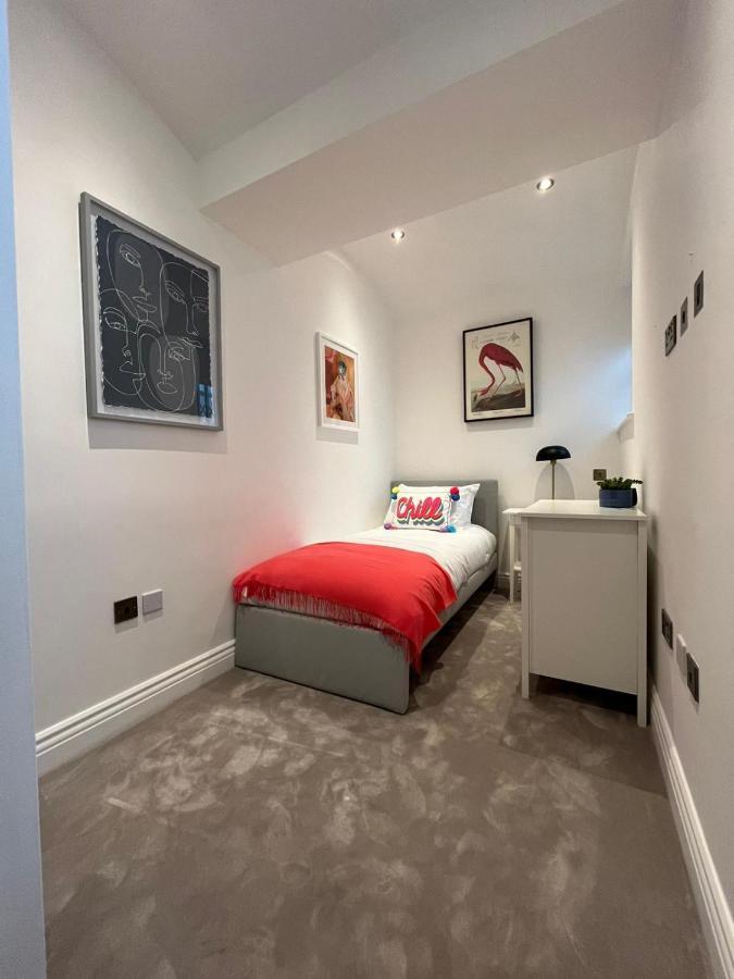 Leilighet Kensington Luxurious Three Bedroom