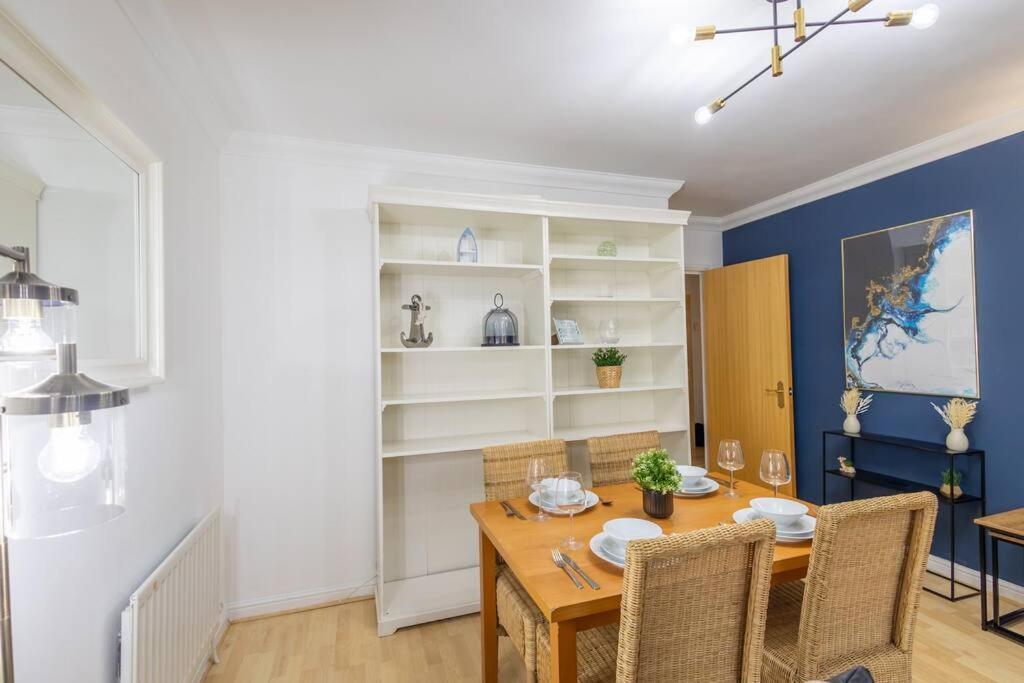Appartement Morden Apartment, By The Sea With Free Parking