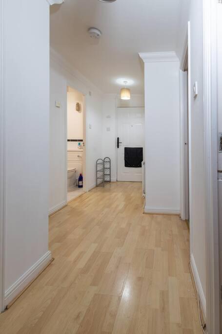 Morden Apartment, By The Sea With Free Parking Londen