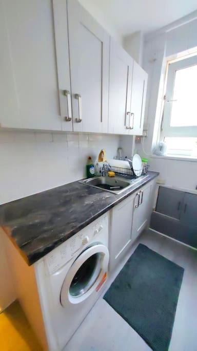 Spacious Flat With 2 To 3 Bedrooms Apartment *