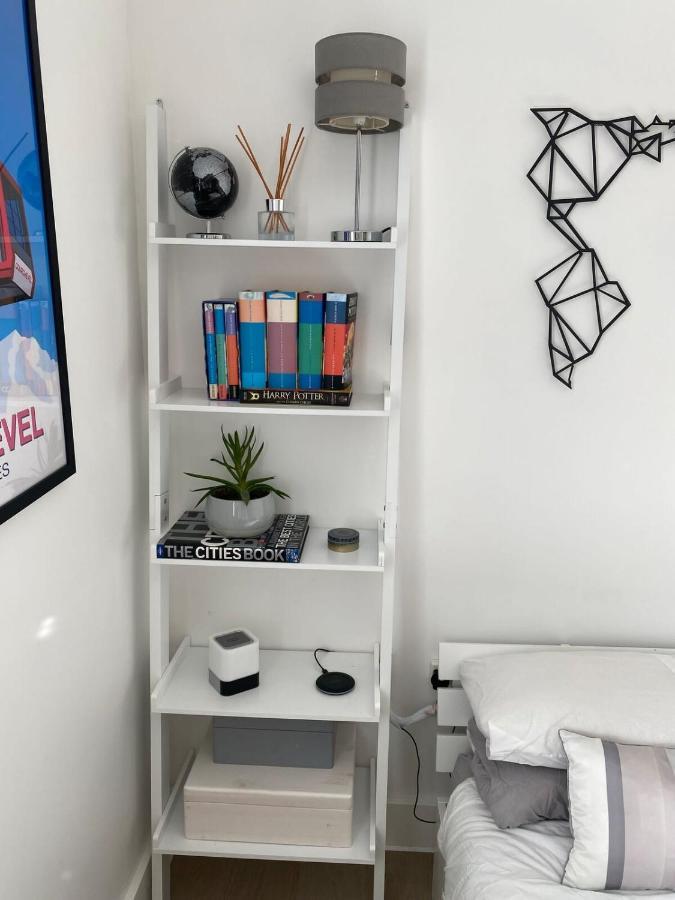 Apartment Tasteful 2bd Flat Wopen Plan Living - Blackheath!