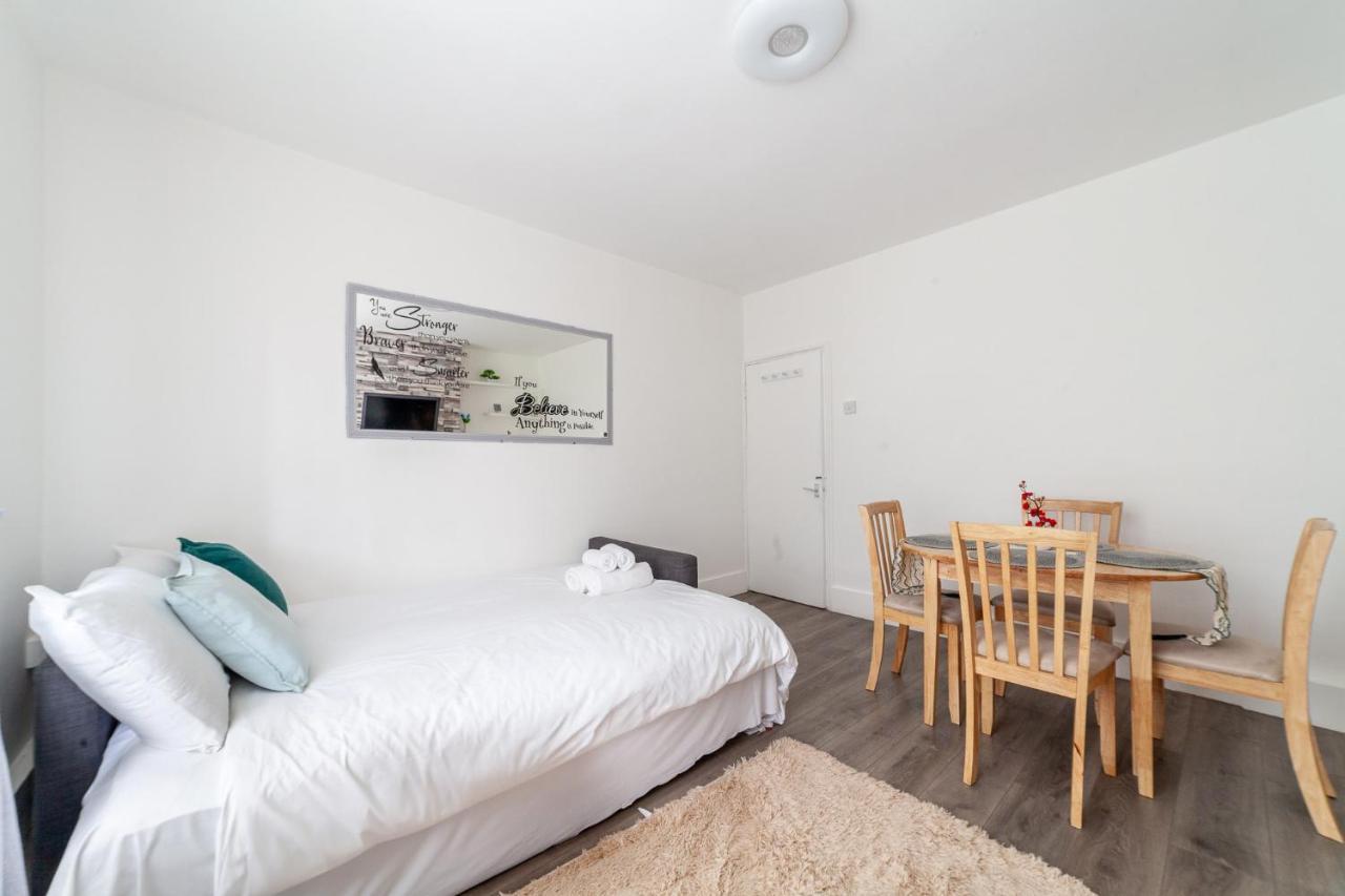 Wonderful Flat Near Little Portugal * London