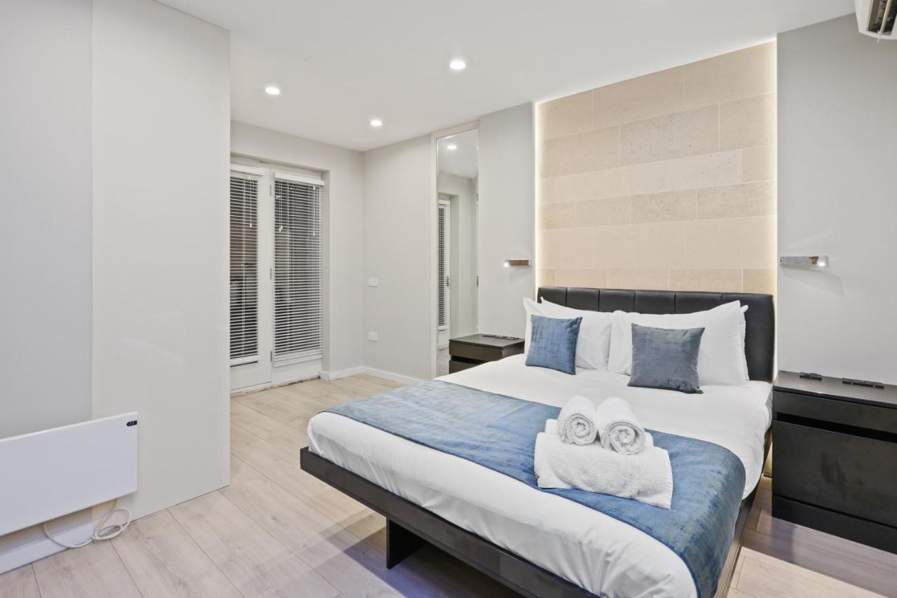 Studio Flat West End Lane Londres