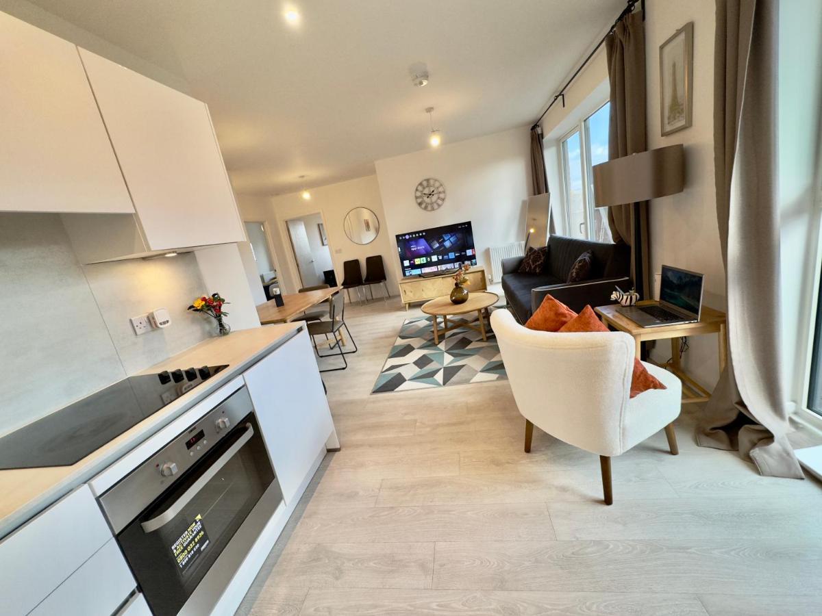 3bedroom, 2bathroom, Balcony,luxury Flat Westfield