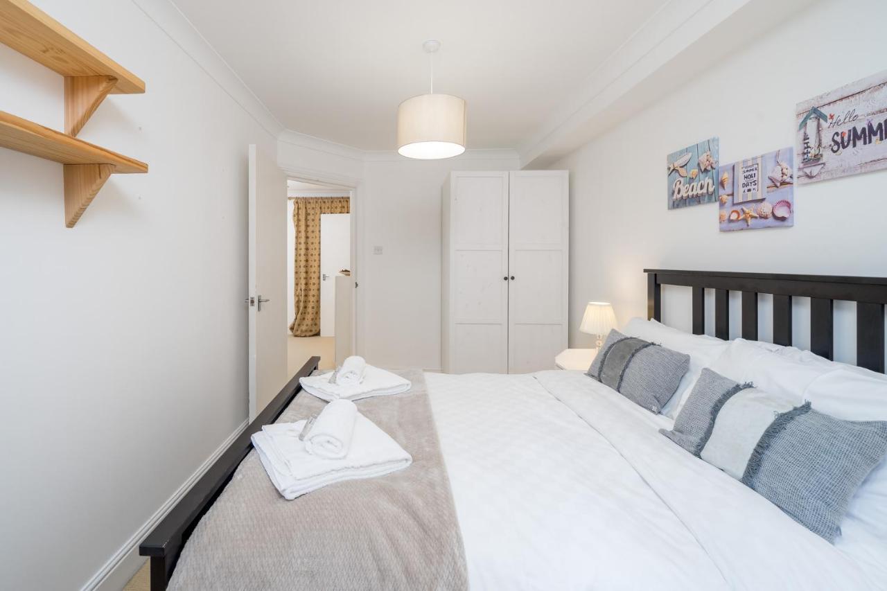 Apartamento Stylish Deluxe 2Br Duplex - Free Parking - Near Canary Wharf Londres