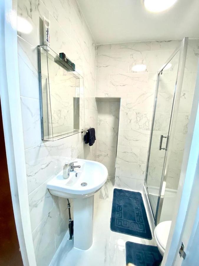 Stylish One Bed Studio Paddington Station In Central
