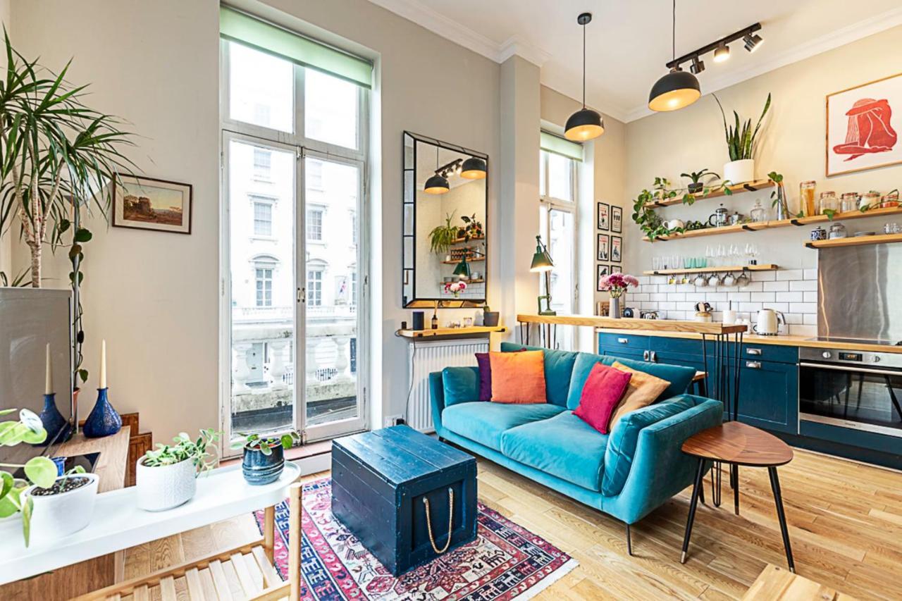 Beautiful Two Bedroom Abode Near Victoria Appartement *
