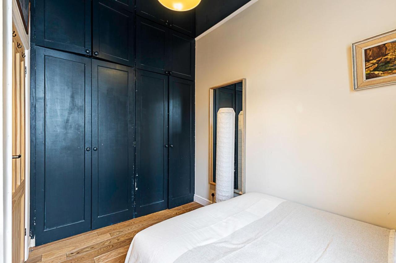 Appartement Beautiful Two Bedroom Abode Near Victoria Londen