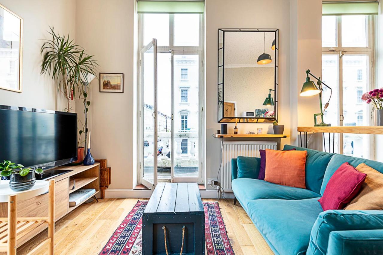 Appartement Beautiful Two Bedroom Abode Near Victoria Londen
