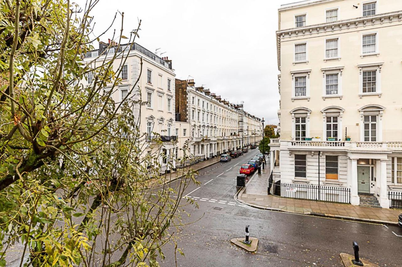 Beautiful Two Bedroom Abode Near Victoria Londen
