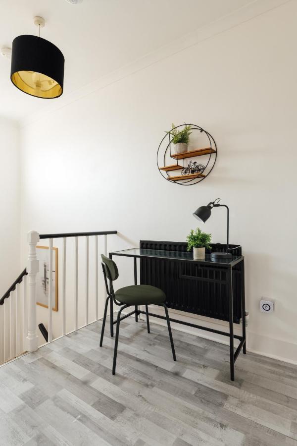 Leilighet Stunning & Stylish 2 Bed Flat In West