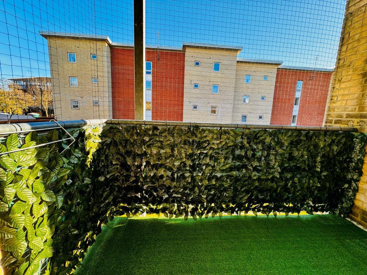 Apartamento Live The Wembley Buzz! Stylish Flat Near Station & Amenities
