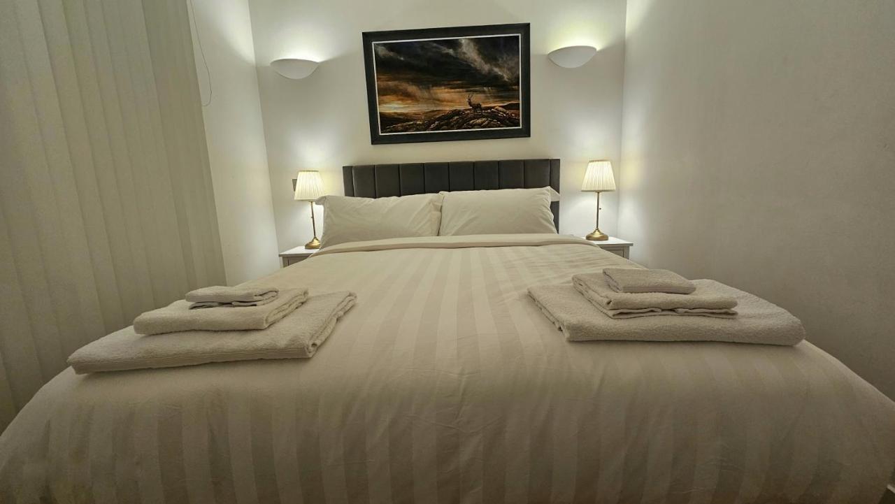 Luxury In Canary Wharf Apartment