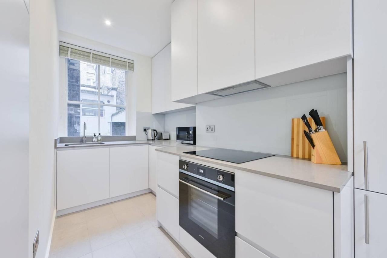 Central Mayfair And Piccadilly Sleeps 6 People * Londen