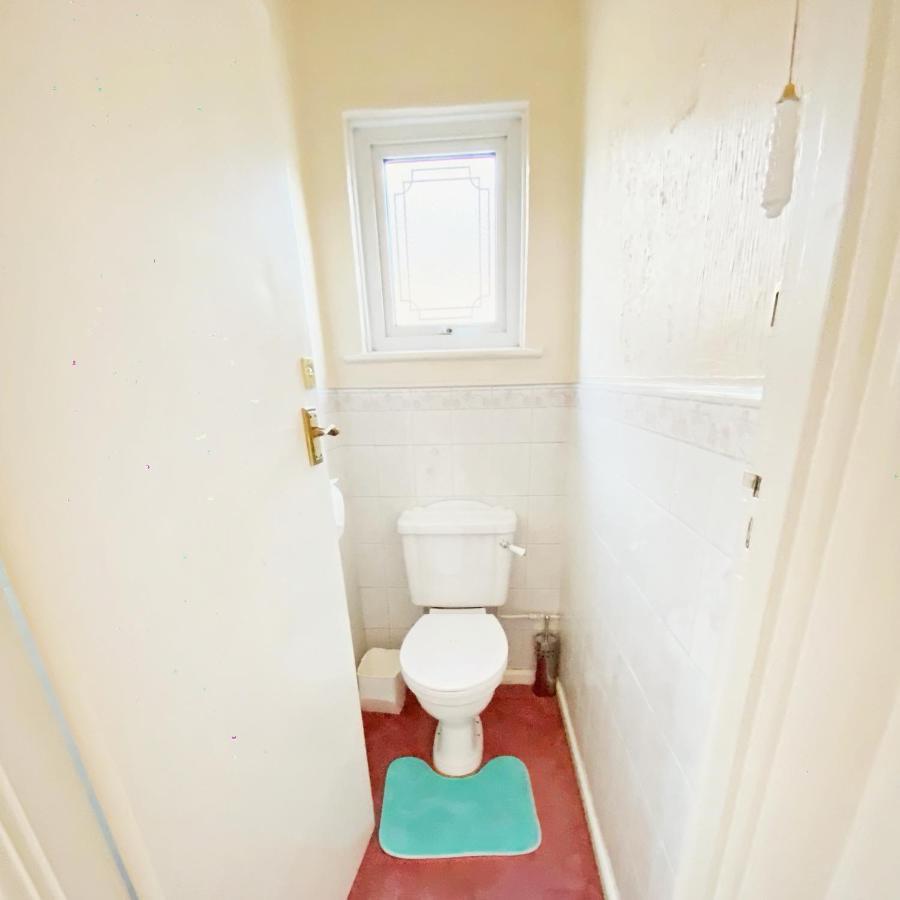 Barking House Sleeps 11 - Parking - Train Tube - Airport Ferienhaus