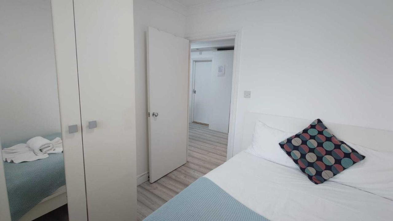 Kings Centre Apartment London