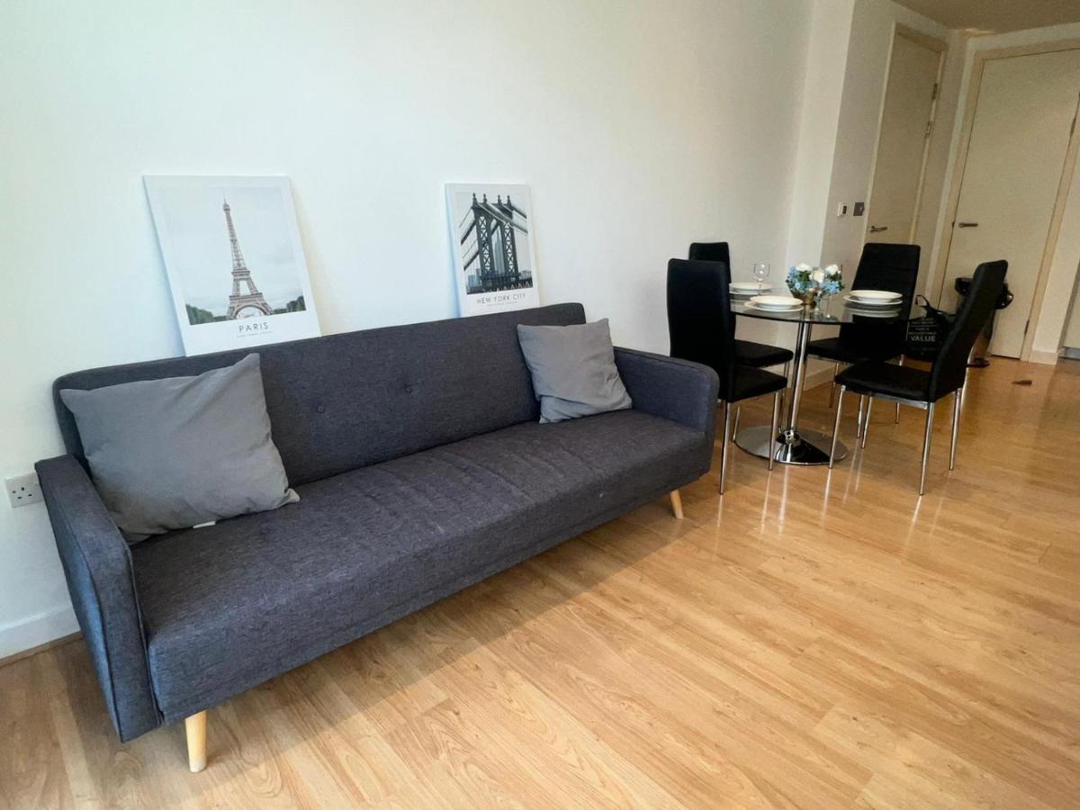Canary Luxury Modern 1 Bedroom Apartment London