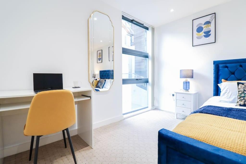 Apartment Canary Wharf-10% Discount-fibre Wifi-5mins To Tube *