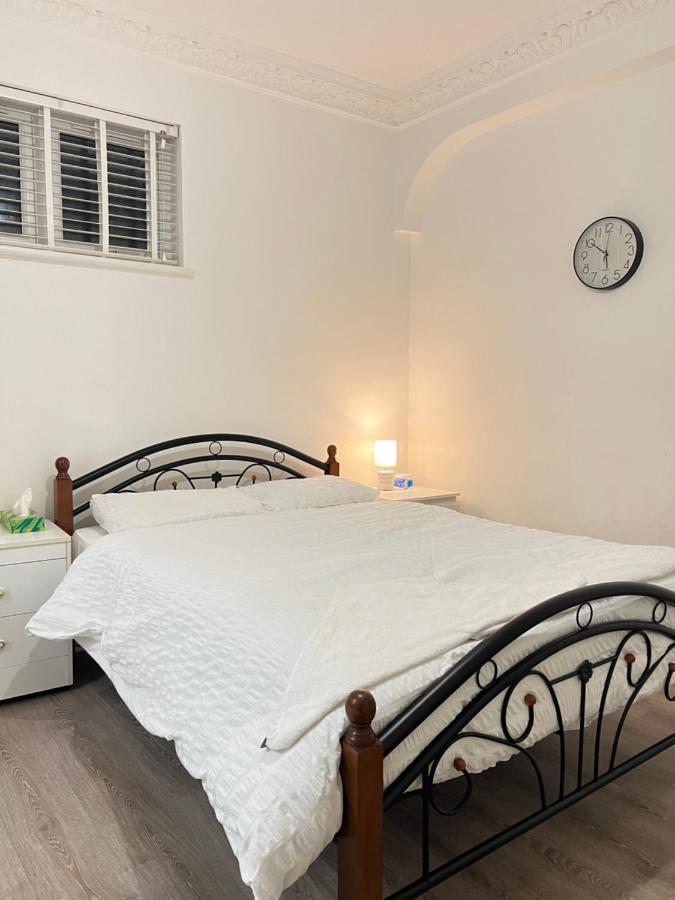 Stayeasy En-suite Guest house *