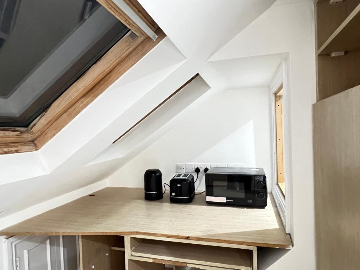 Stayeasy En-suite Guest house