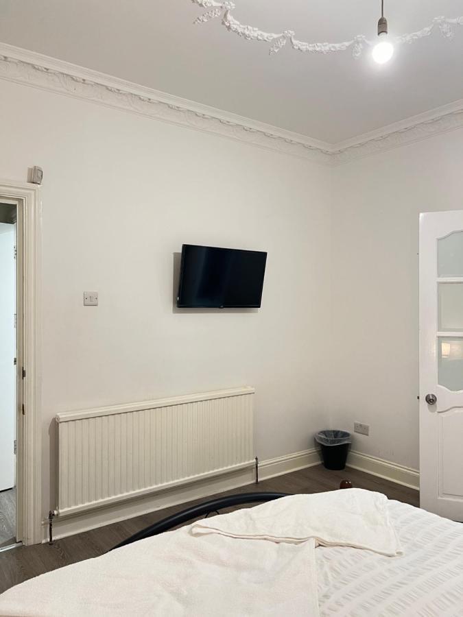 Stayeasy En-suite Guest house *