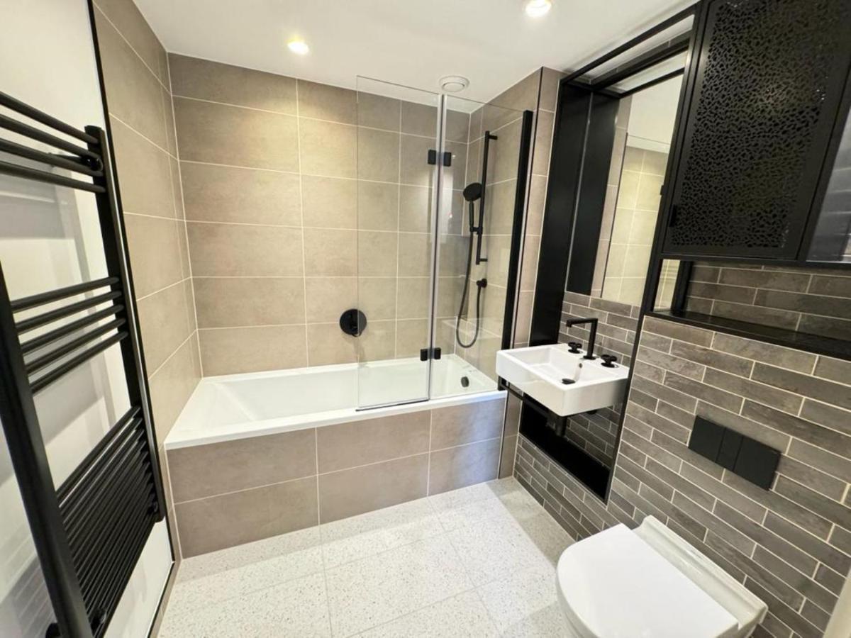 East Riverside Apartment London