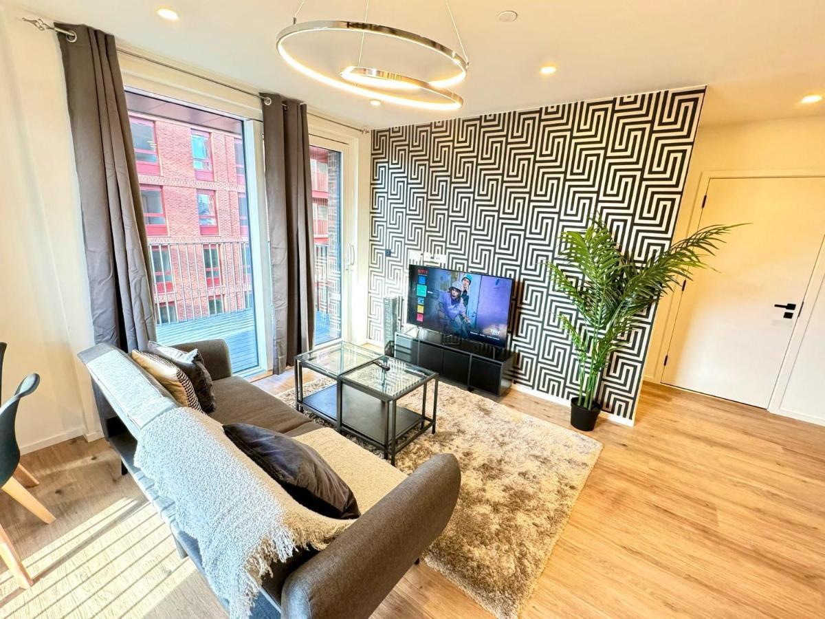 East Riverside Apartment London
